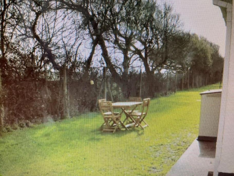 Ocean Breeze, Gower Holiday Village. Allows Dogs Swansea Exterior foto