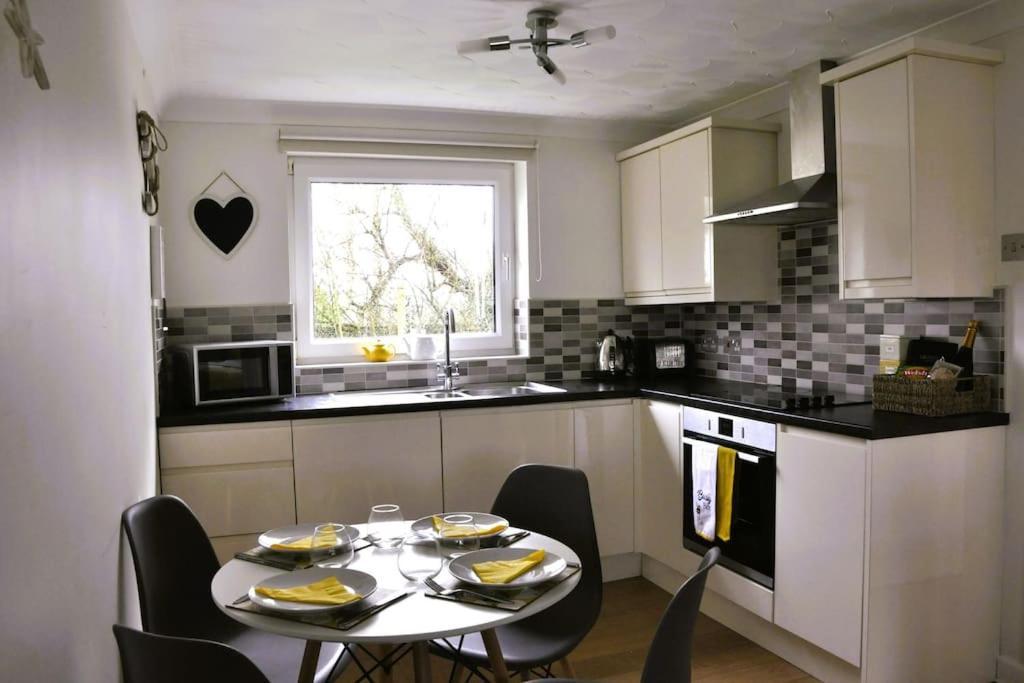 Ocean Breeze, Gower Holiday Village. Allows Dogs Swansea Exterior foto